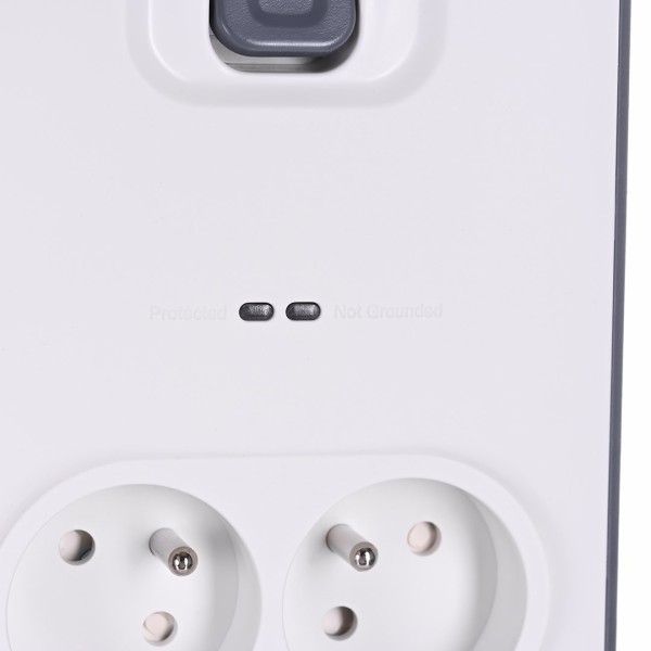 Belkin BSV804ca2M White 8 AC outlet(s) ...