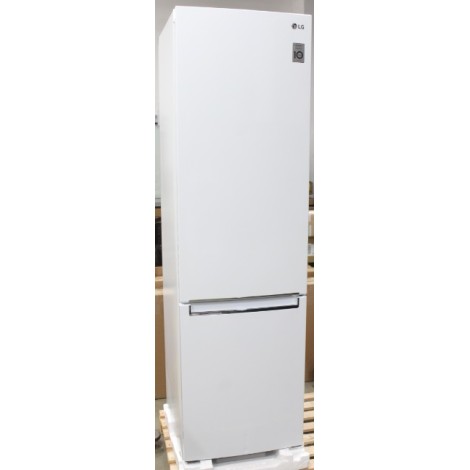 SALE OUT. LG GBB72SWVGN Refrigerator, Free-standing, Bottom freezer, D, Height 2,03 m, Net fridge 233 L, Net freezer 107 L | LG | DAMAGED PACKAGING, DENTS ON BOTH DOORS