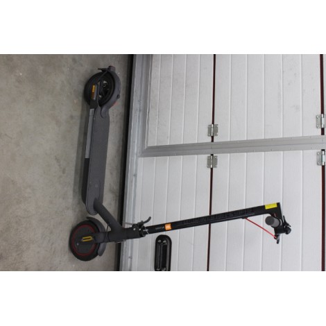 SALE OUT. Xiaomi Mi Electric Scooter Pro 2 (Black) | Xiaomi Mi Electric Scooter Pro 2 | 600 W | 25 km/h | 6 month(s) | Black | WITHOUT ORIGINAL PACKAGING, MISSING: ACCESSORIES AND SOME INNER PACKAGING
