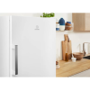 INDESIT | Refrigerator | SI6 2 W | Energy efficiency class E | Free standing | Larder | Height 167 cm | Fridge net capacity 323 L | 37 dB | White