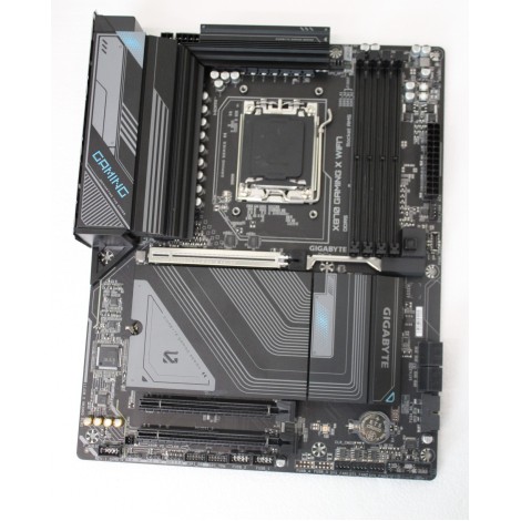Gigabyte REFURBISHED, USED, WITHOUT INSTRUCTIONS, WITHOUT ORIGINAL BOX, WITHOUT ANTENNA