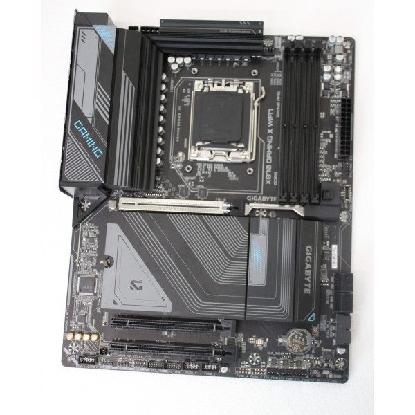 Gigabyte REFURBISHED, USED, WITHOUT INSTRUCTIONS, WITHOUT ...